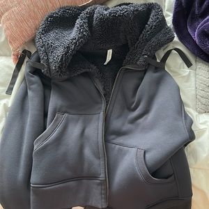 Athleta cropped cozy zip up hoodie